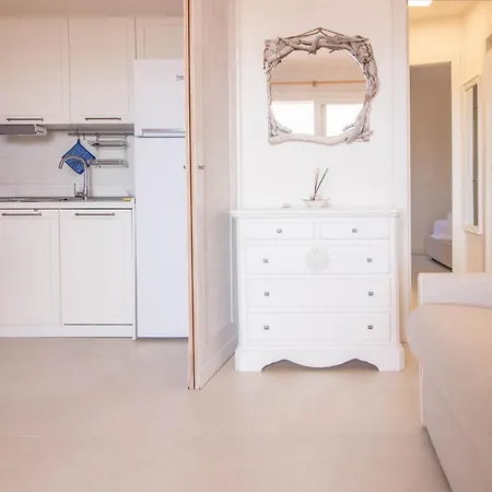 公寓 Bouganville Seaside Charm Flat W/ Veranda