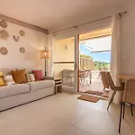 Guesthost - Bouganville Seaside Charm Flat W Veranda Portisco