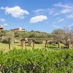 Guesthost - Bouganville Seaside Charm Flat W Veranda *