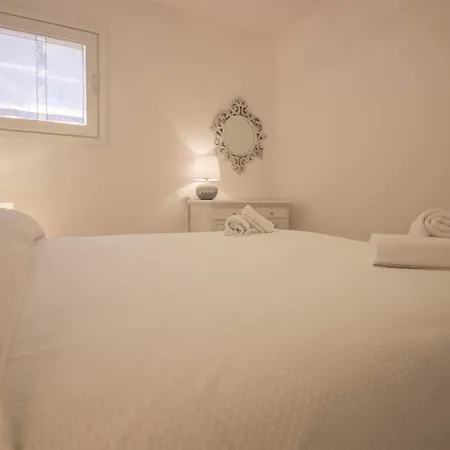 Guesthost - Bouganville Seaside Charm Flat W Veranda