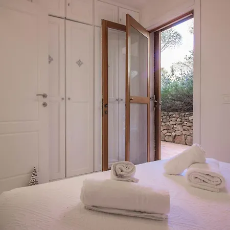 Bouganville Seaside Charm Flat W/ Veranda * Portisco