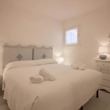 Apartman Bouganville Seaside Charm Flat W/ Veranda *