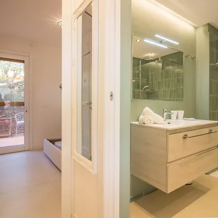 Bouganville Seaside Charm Flat W/ Veranda Apartman