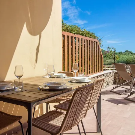 Bouganville Seaside Charm Flat W/ Veranda Apartman *