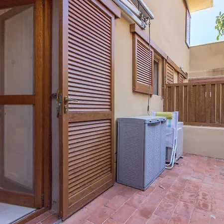 Bouganville Seaside Charm Flat W/ Veranda Apartman