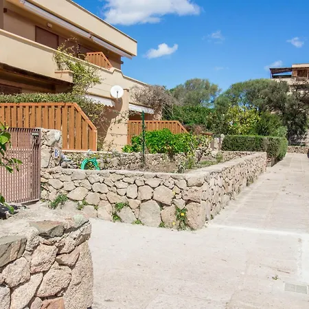 Appartement Guesthost - Bouganville Seaside Charm Flat W Veranda *
