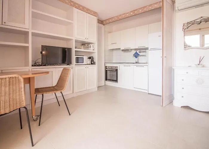 Bouganville Seaside Charm Flat W/ Veranda Appartement *