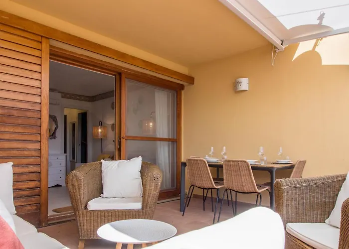Guesthost - Bouganville Seaside Charm Flat W Veranda * Portisco