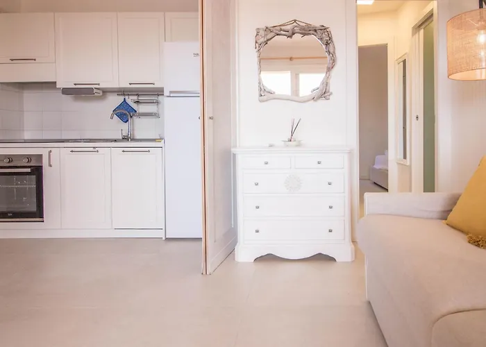 Apartman Guesthost - Bouganville Seaside Charm Flat W Veranda