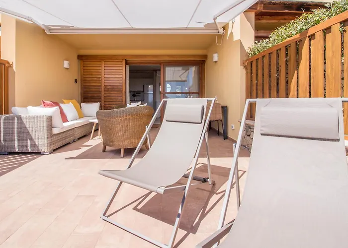 Apartman Guesthost - Bouganville Seaside Charm Flat W Veranda *