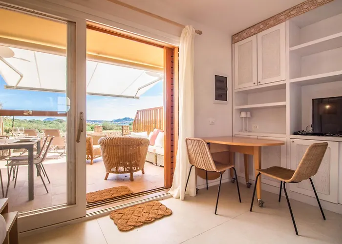 Bouganville Seaside Charm Flat W/ Veranda
